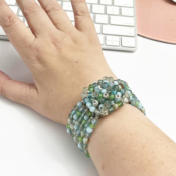 Vintage Jewelry - Mid-Century Vintage Blue & Green Beaded Bracelet